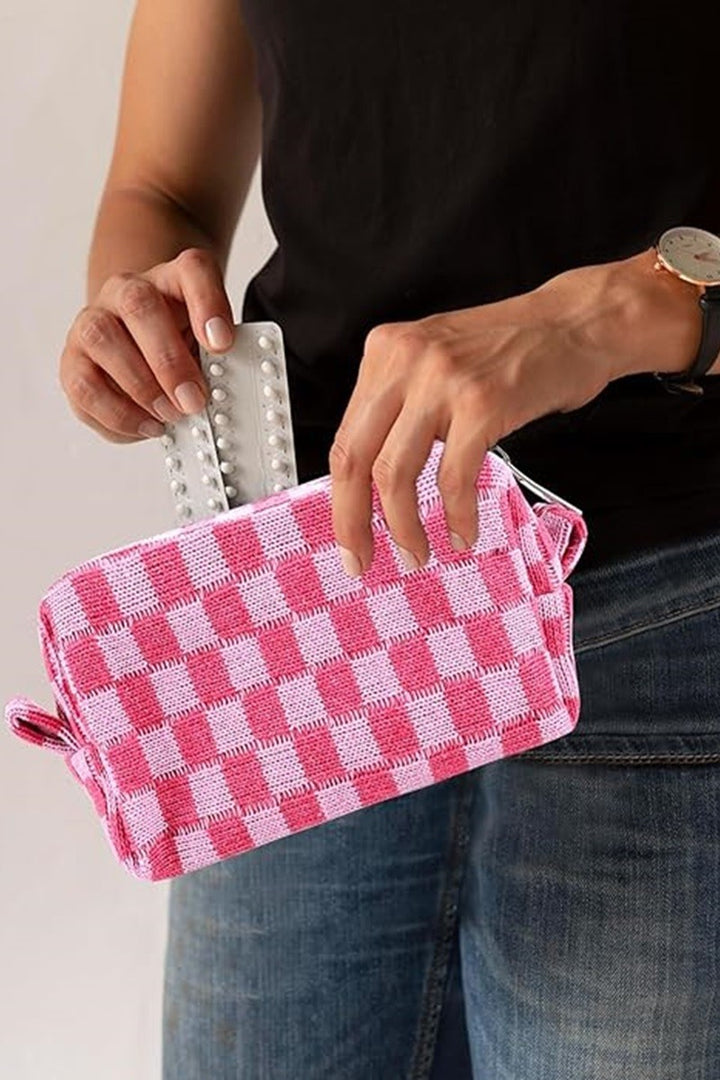 Checkered Pattern Knitted Cosmetic Pouch