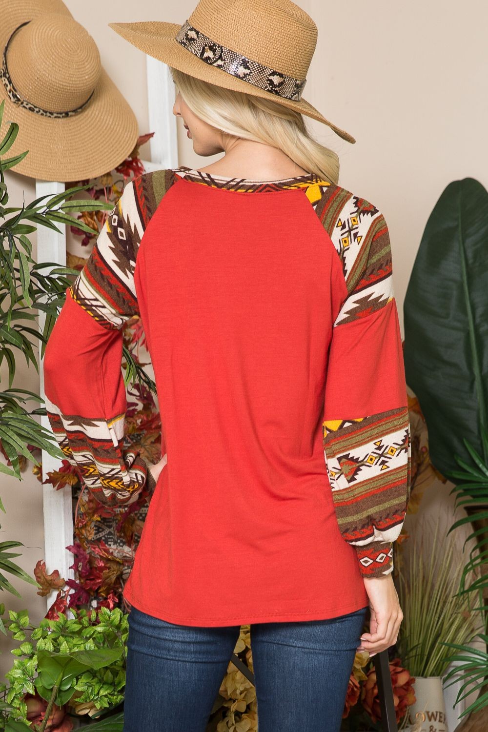 Geometric Round Neck Top In Red