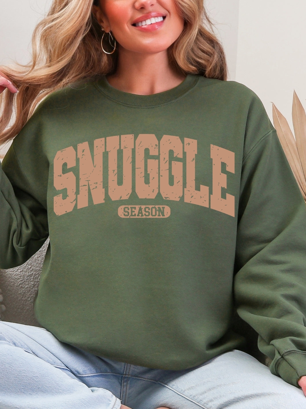 Retro Snuggle Season Distressed Graphic Crewneck Sweatshirt