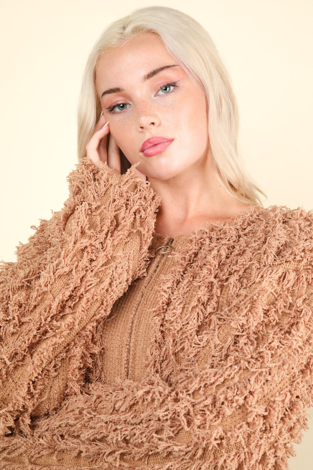 VERY J Shaggy Yarn Knit Zip Up Jacket In Mocha