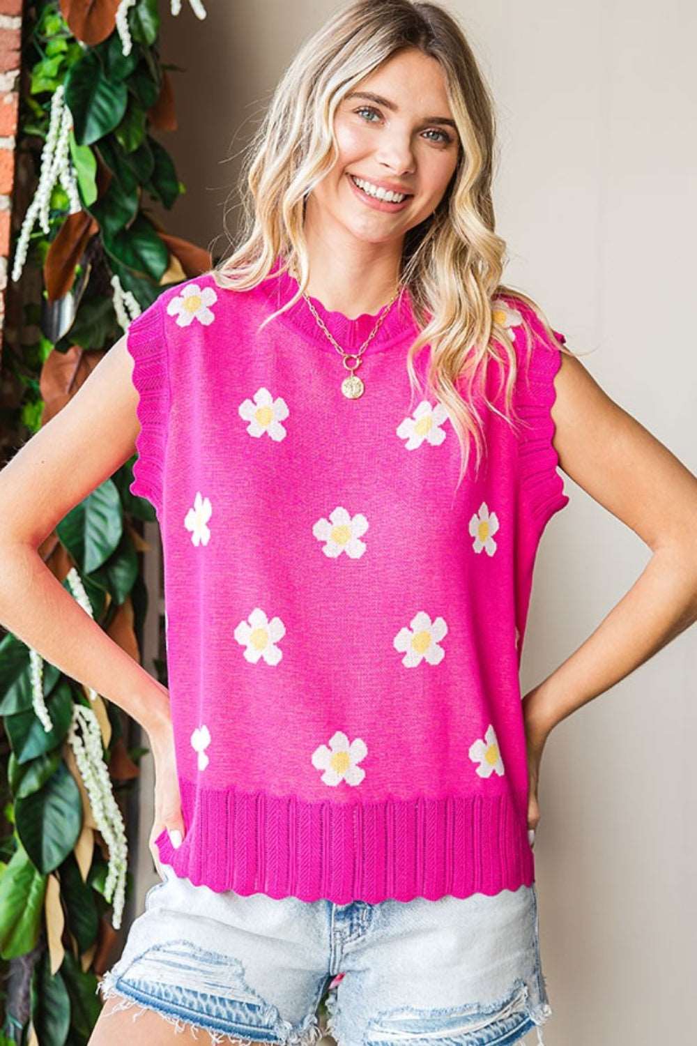 Annabelle Charming Flower Pattern Sweater Vest In Fuchsia