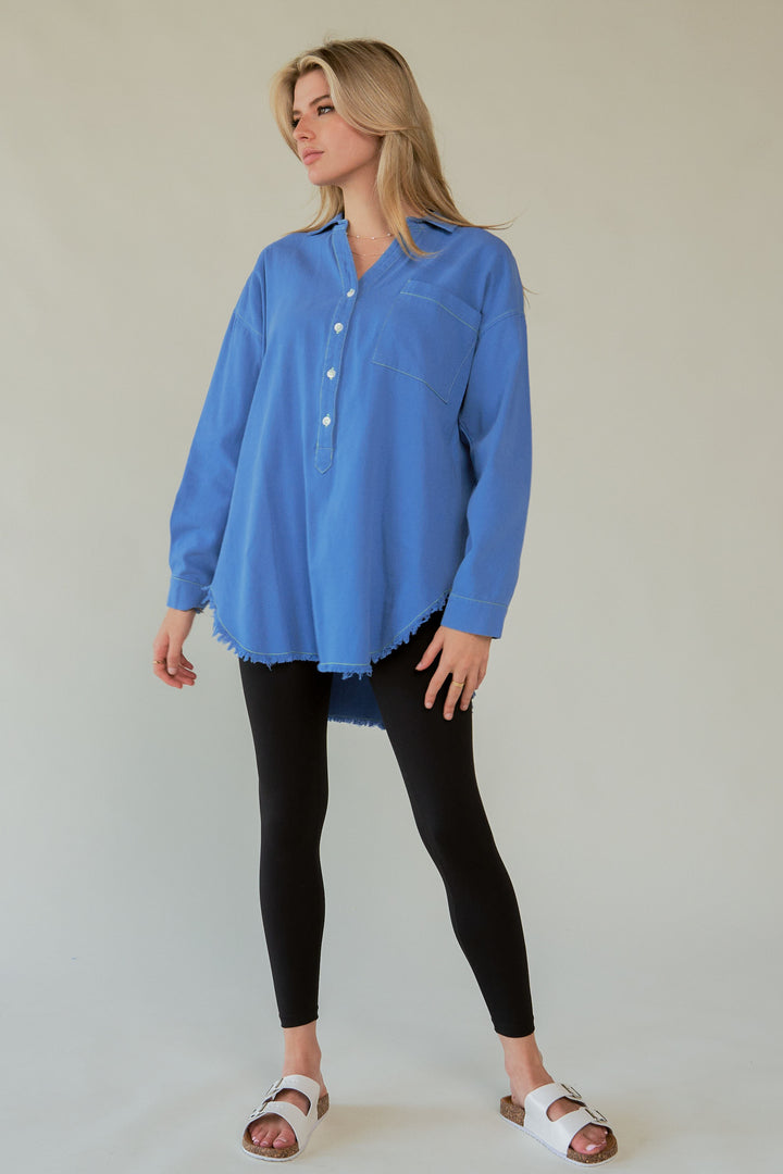 Davi & Dani Letter Back Raw Hem Shirt In Blue