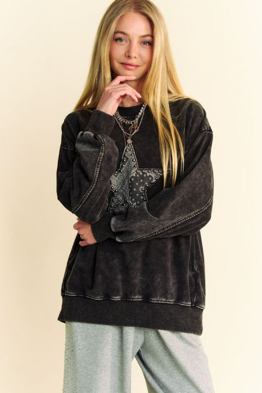 Davi & Dani Stud Star Patch Acid Washed Sweatshirt In Black