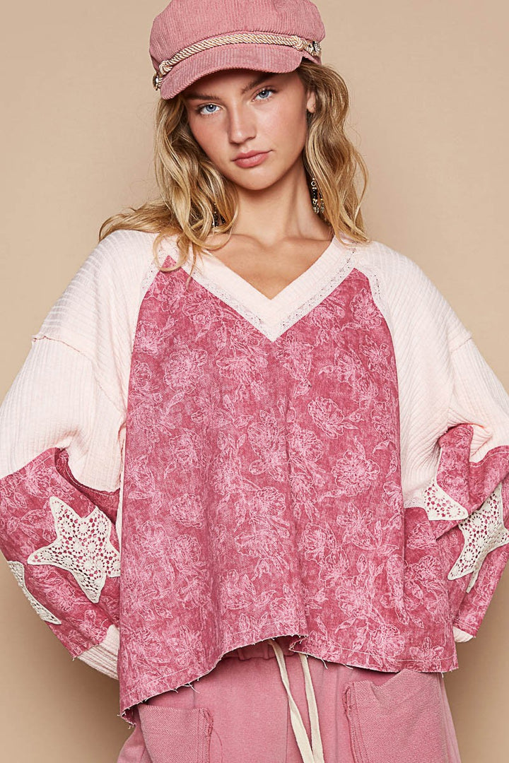 POL Lace Detail Floral Pattern V Neck Top In Blush