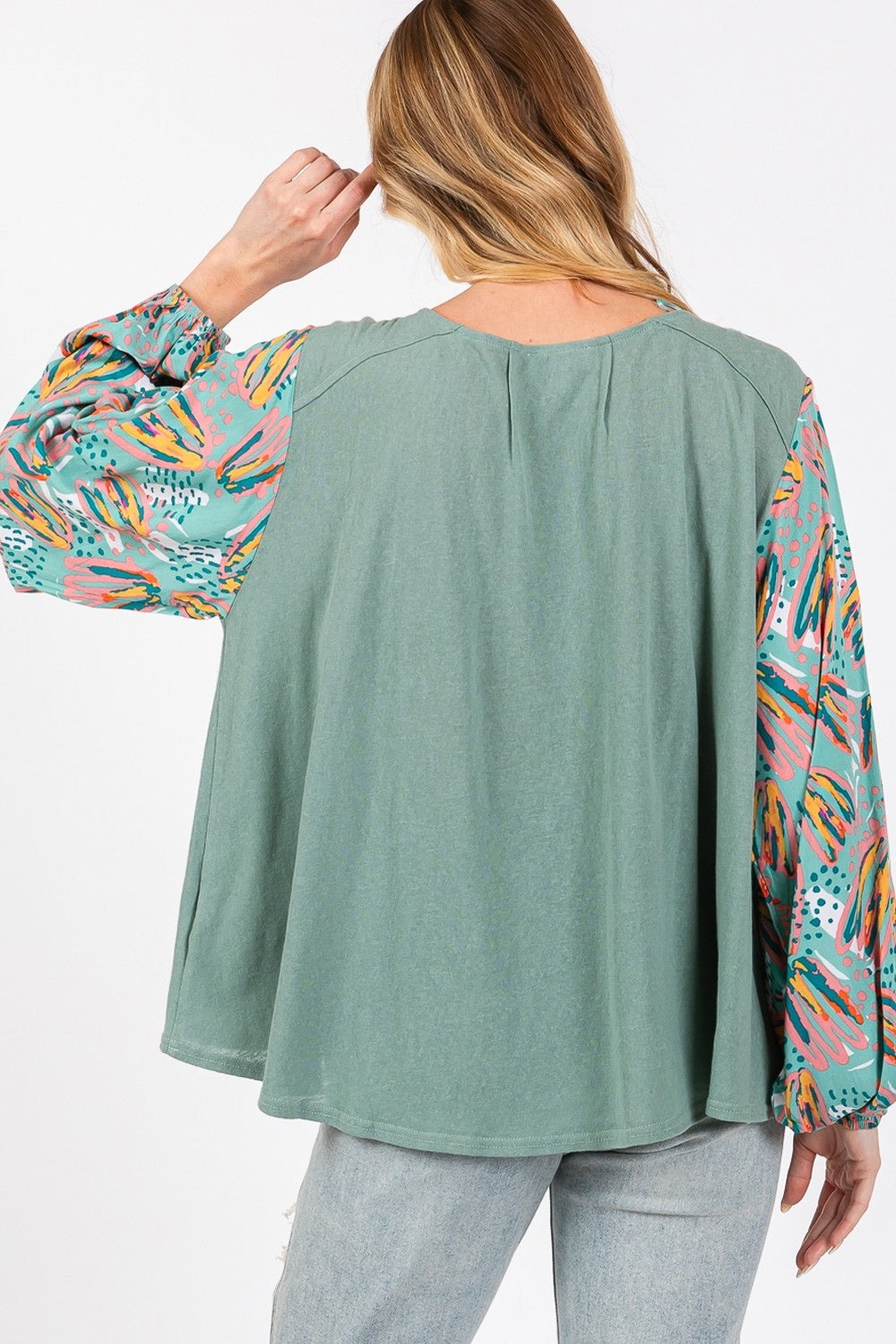 SAGE + FIG Ruched Round Neck Printed Bubble Sleeve Top In Sage