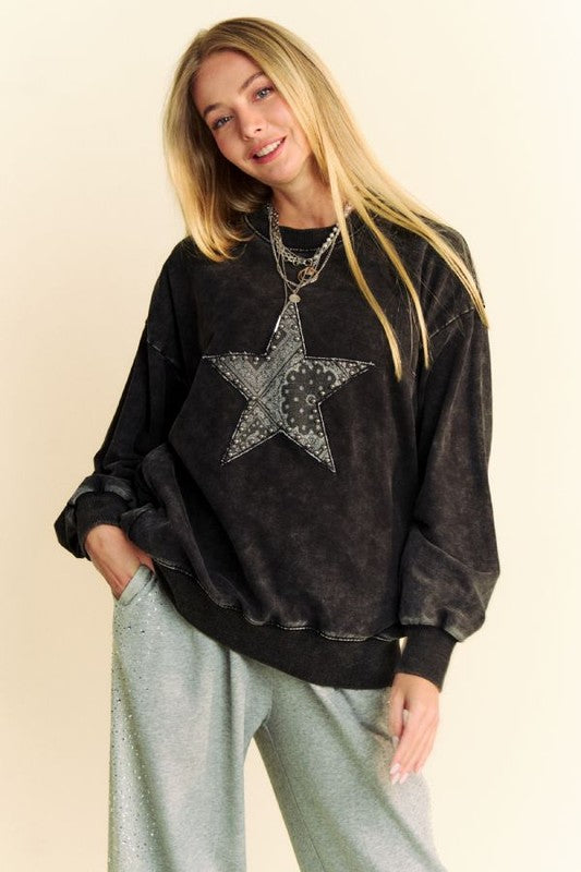 Davi & Dani Stud Star Patch Acid Washed Sweatshirt In Black