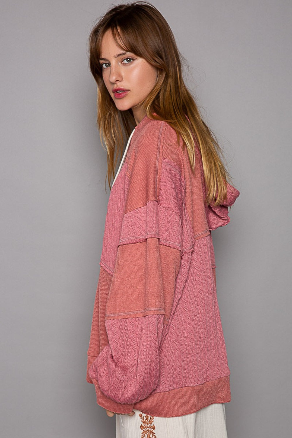 POL Exposed Seam Hooded Knit Top In Mauve