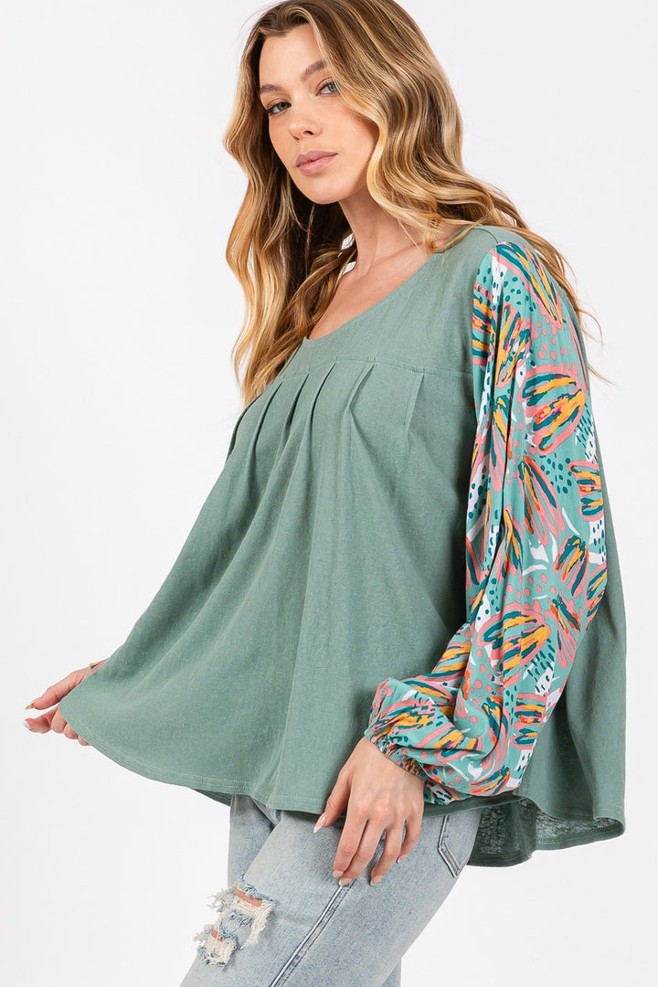 SAGE + FIG Ruched Round Neck Printed Bubble Sleeve Top In Sage