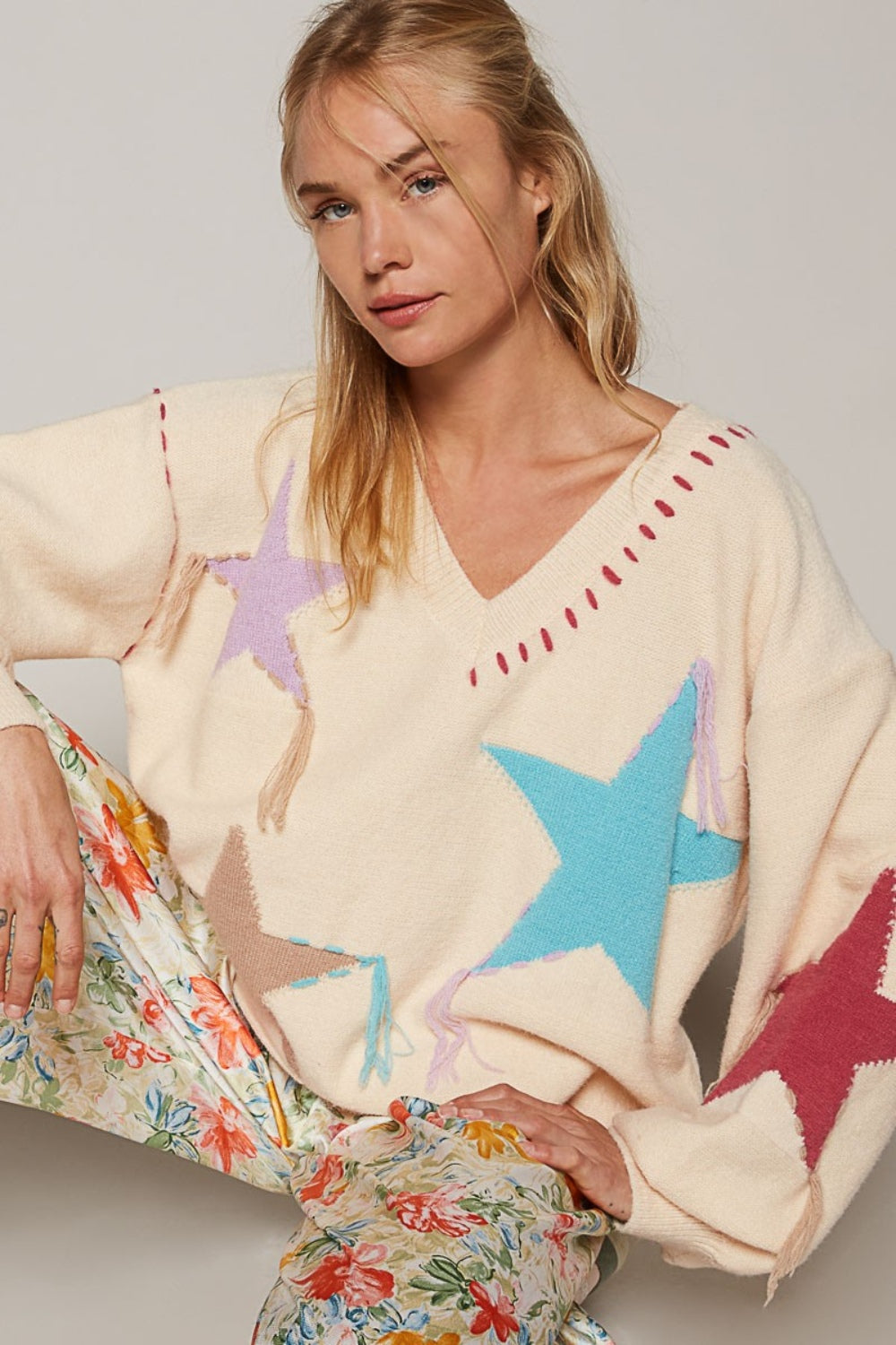 POL V-Neck Long Sleeve Star Fringe Sweater In Pale Beige