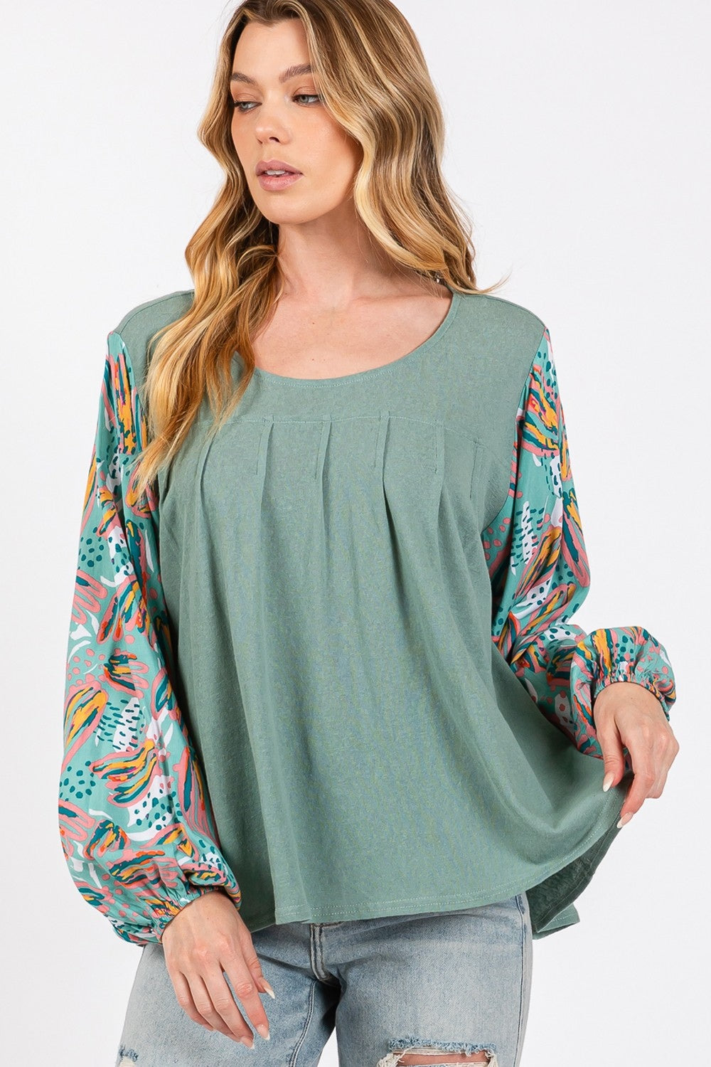 SAGE + FIG Ruched Round Neck Printed Bubble Sleeve Top In Sage