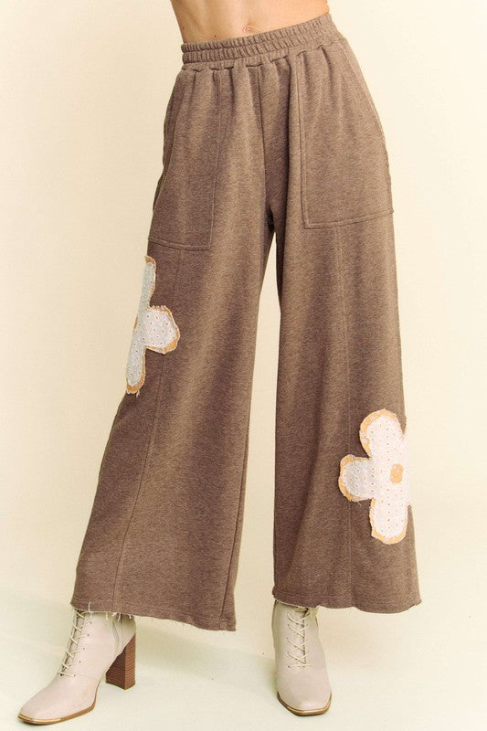 Davi & Dani Flower Patch Elastic Waist Wide Leg Pants In Mocha