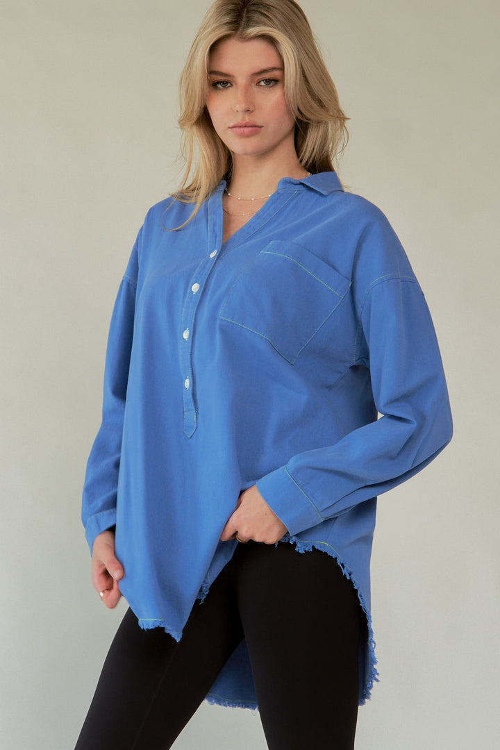 Davi & Dani Letter Back Raw Hem Shirt In Blue