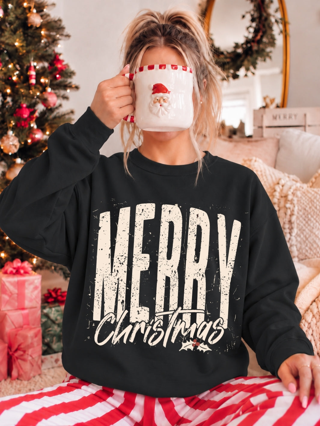 Merry Christmas Distressed Graphic Crewneck Sweatshirt