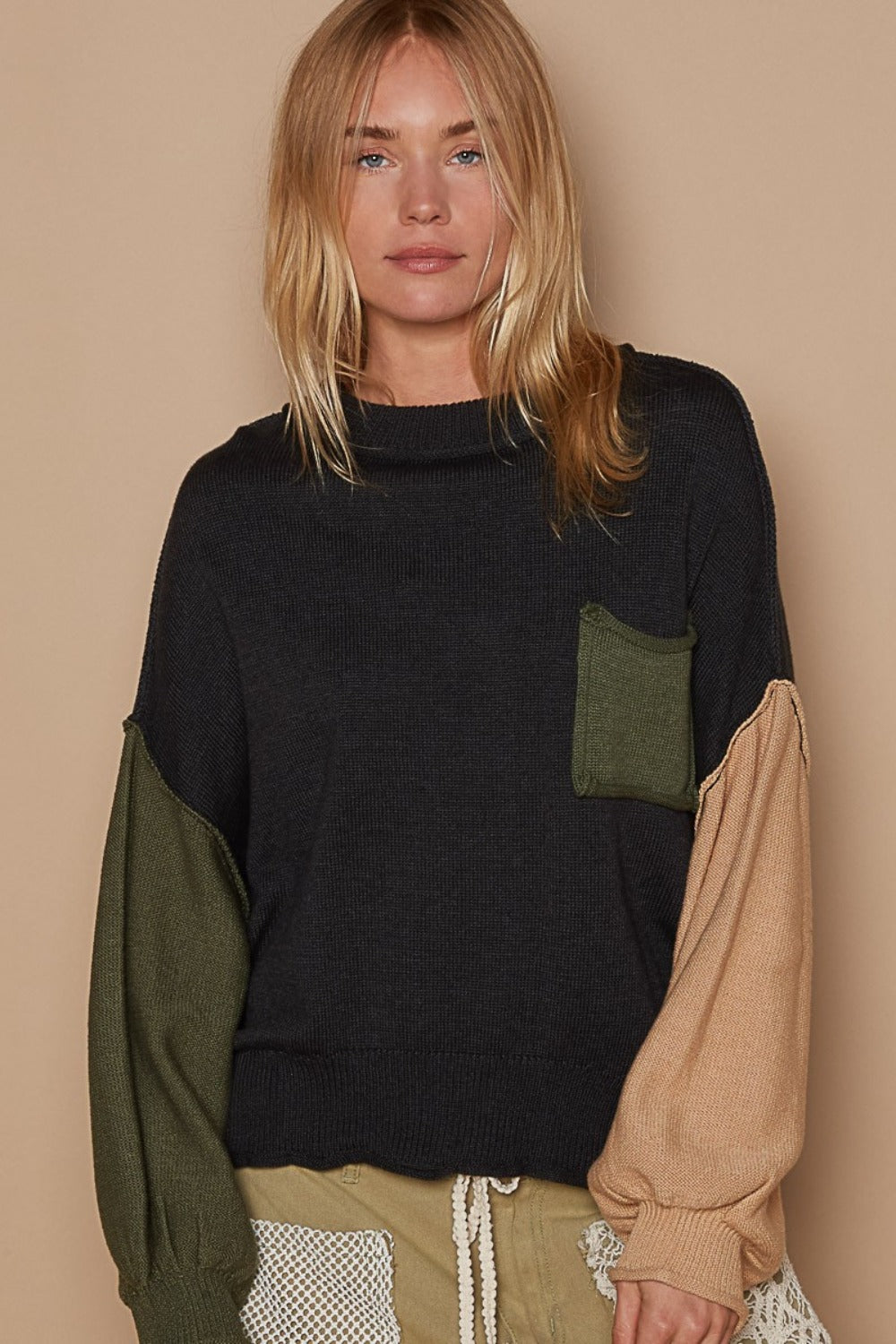 POL Color Block Roll Hem Hacci Sweater In Black