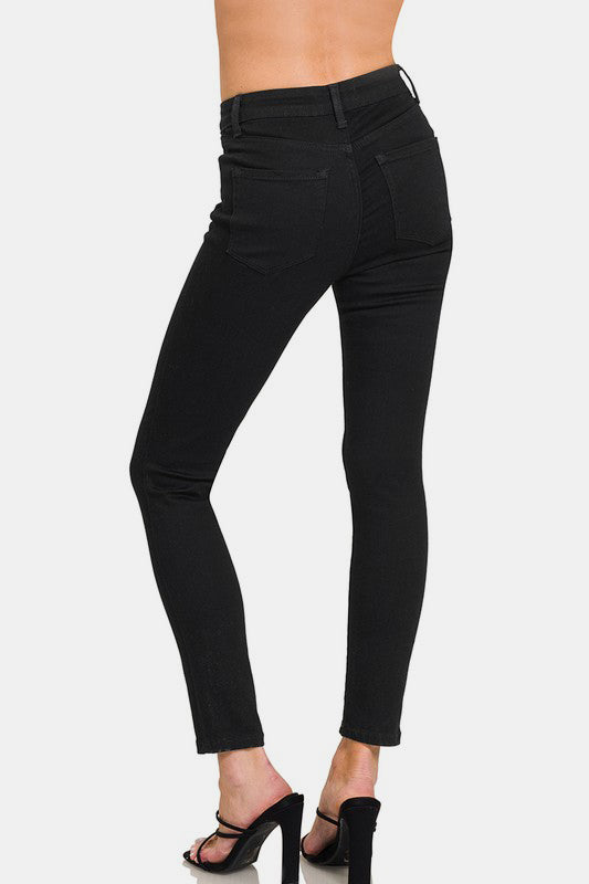 Zenana High Rise Skinny Jeans with Pockets In Black