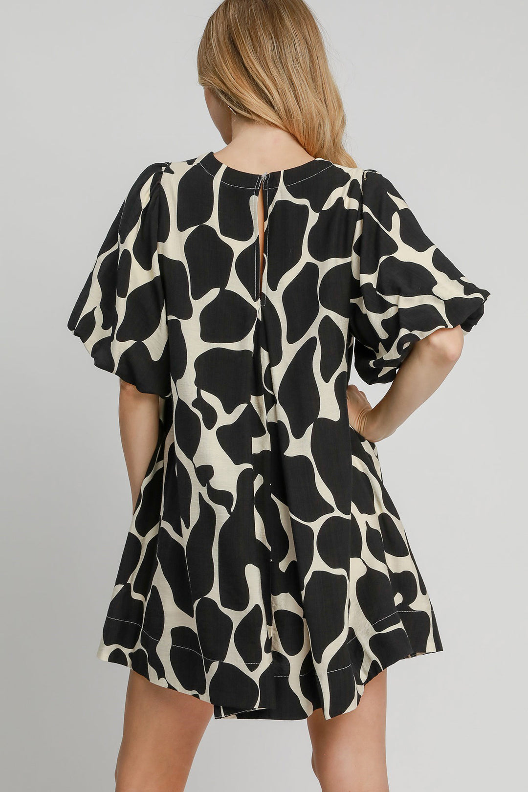 Umgee Abstract Print Puff Sleeve Dress In Black