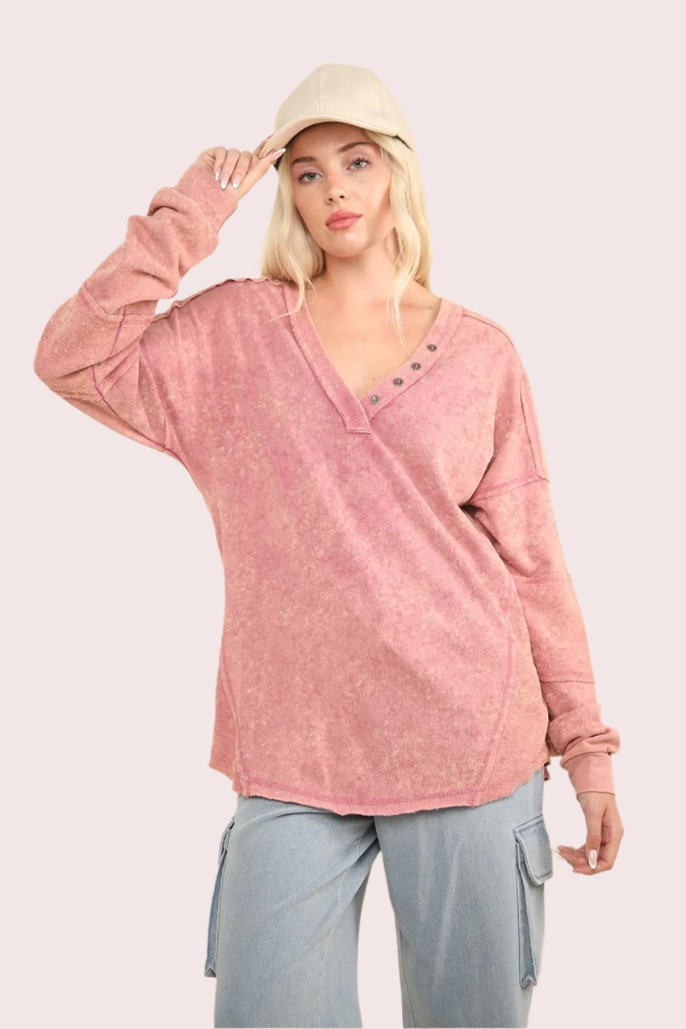 VERY J Washed V-Neck Exposed Seam Knit Top In Mauve