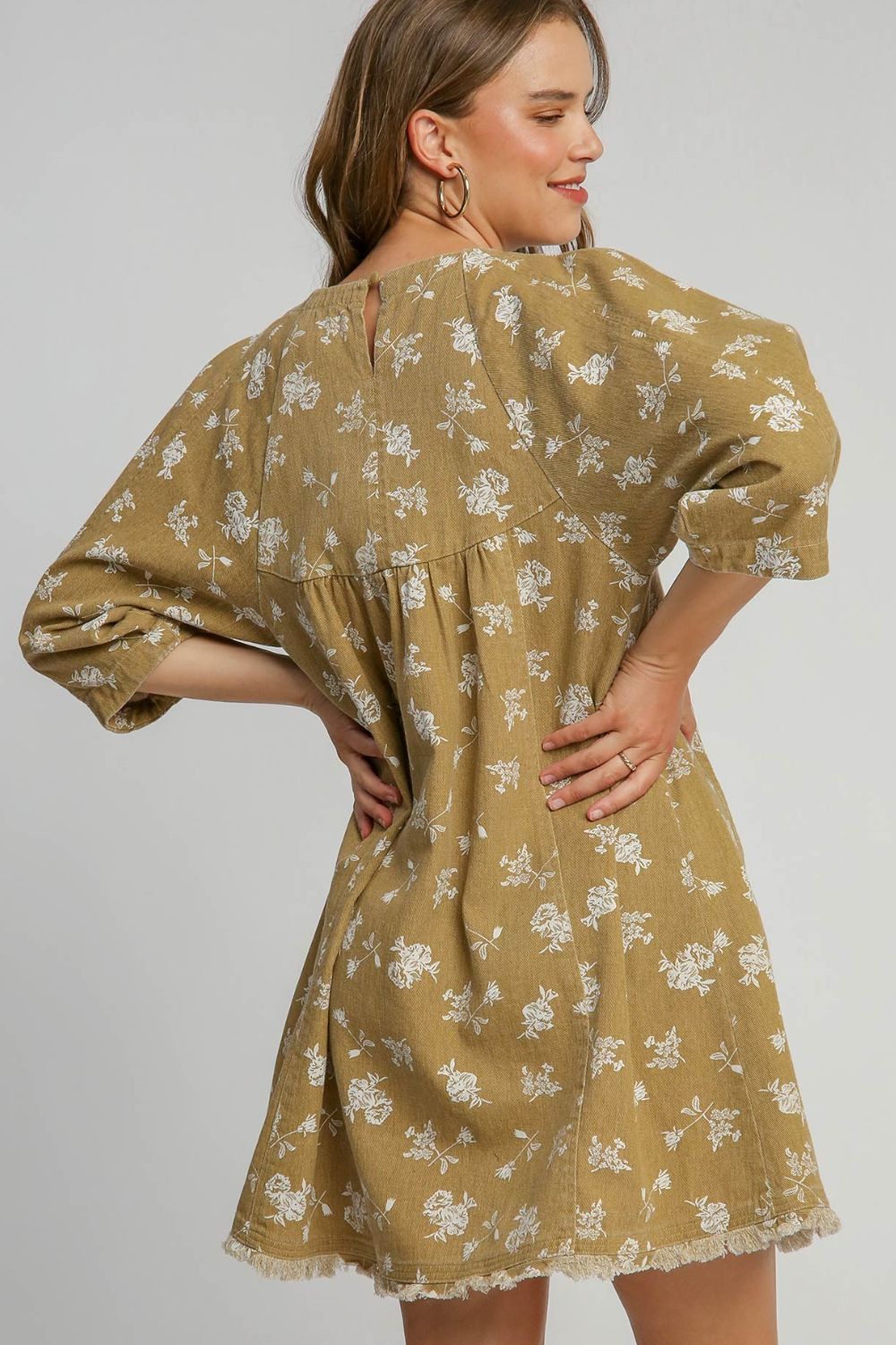 Umgee Raw Hem Floral Print Denim Dress In Mocha