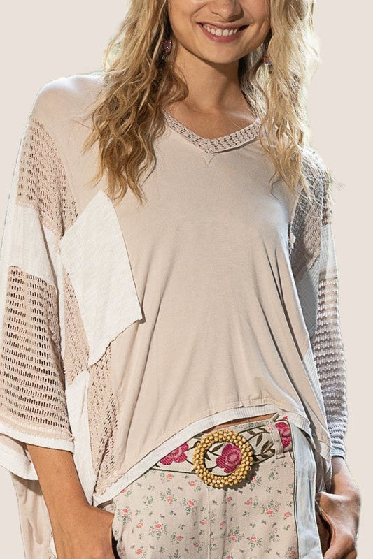 POL High-Low V-Neck Top In Oatmeal