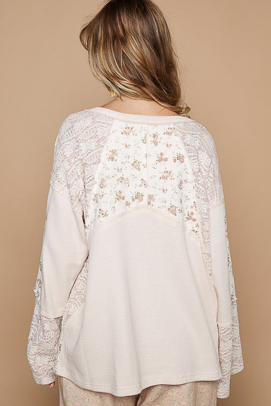 POL Lace Floral Knit Top In Eggshell