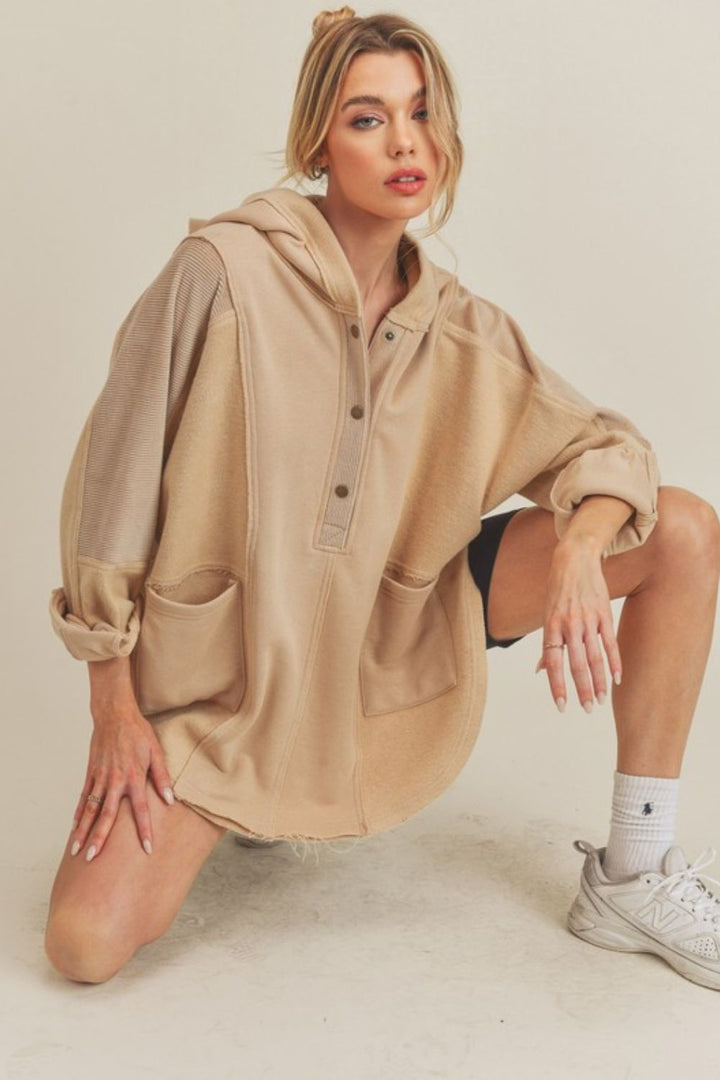 Aemi+Co Slit Half Snap Hoodie In Oat