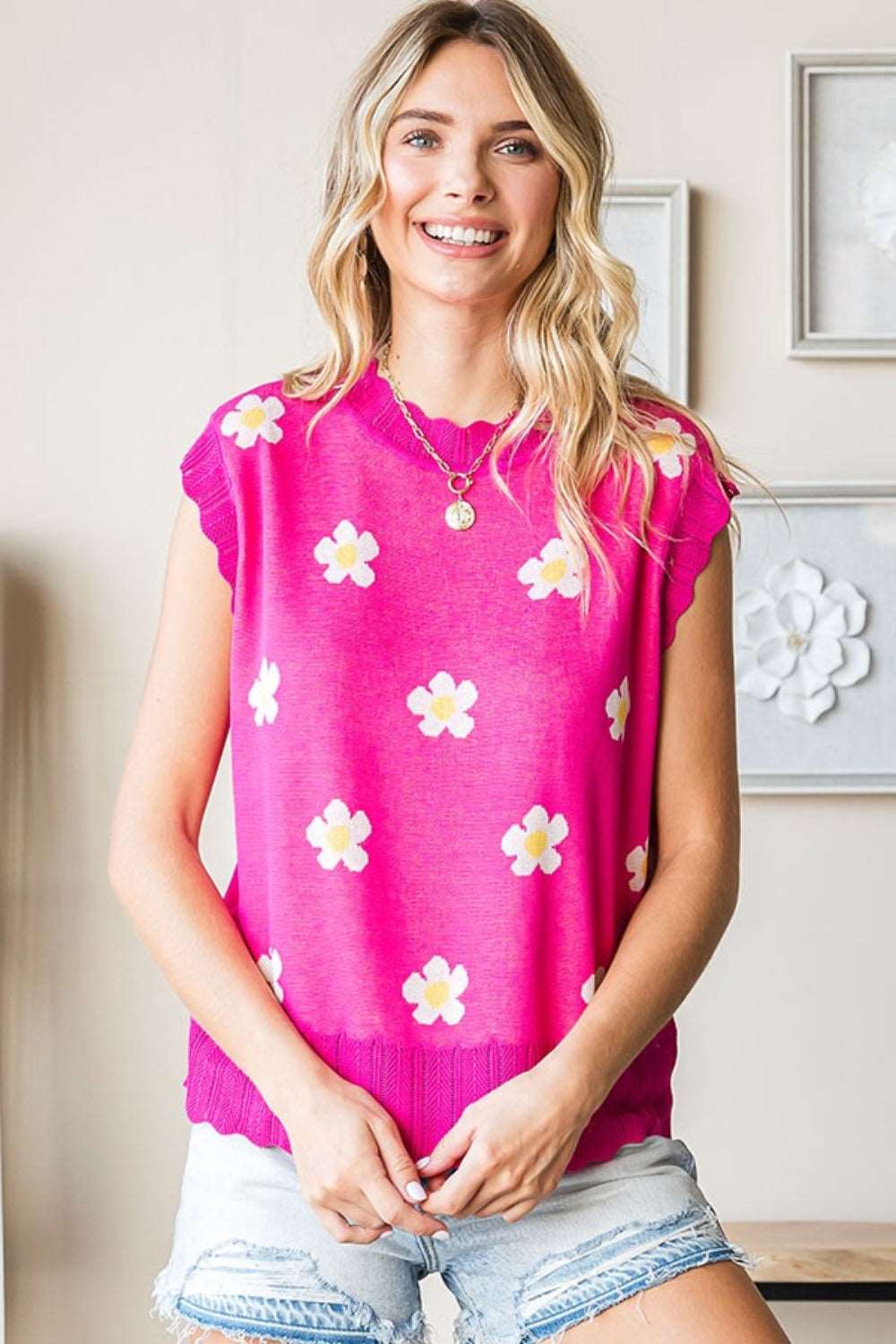 Annabelle Charming Flower Pattern Sweater Vest In Fuchsia