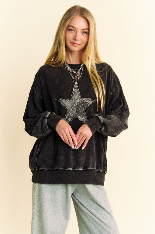 Davi & Dani Stud Star Patch Acid Washed Sweatshirt In Black